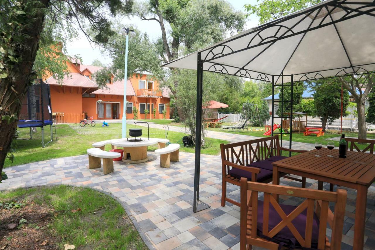 Holiday House Siófok Eksteriør billede
